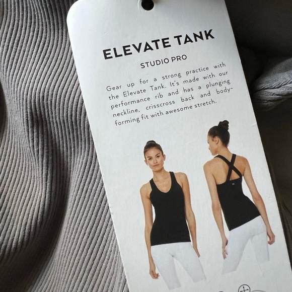 Alo yoga elevate tank studio pro NWT - Picture 5 of 5